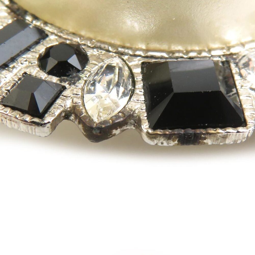 CHANEL Authentic Black Logo Brooch - Picture 5 of 8